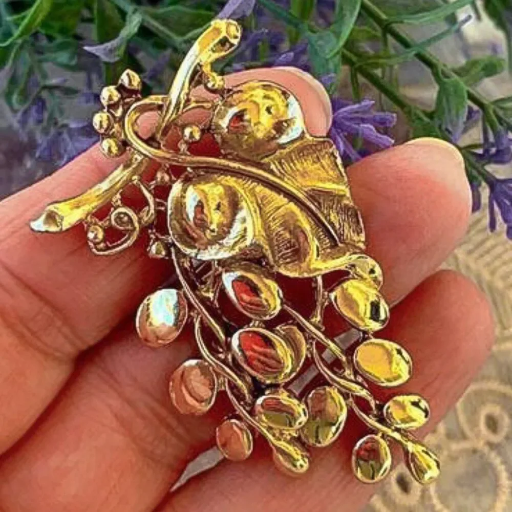 Vintage Grape Cluster Brooch in Gold Tone